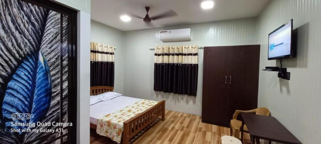 Others 4, Vidhara Rooms, Thiruvananthapuram