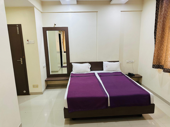 Bedroom 2, Hotel Archana, Ahmadnagar