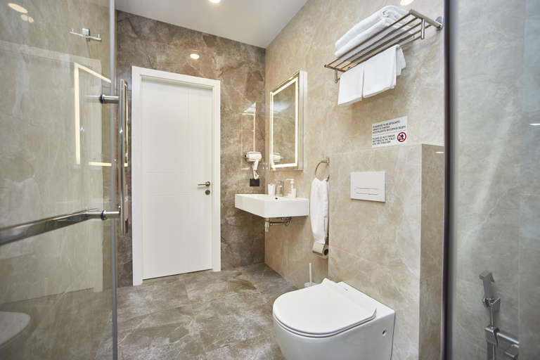 Bathroom 4, Jupiter Hotel, Odes'ka
