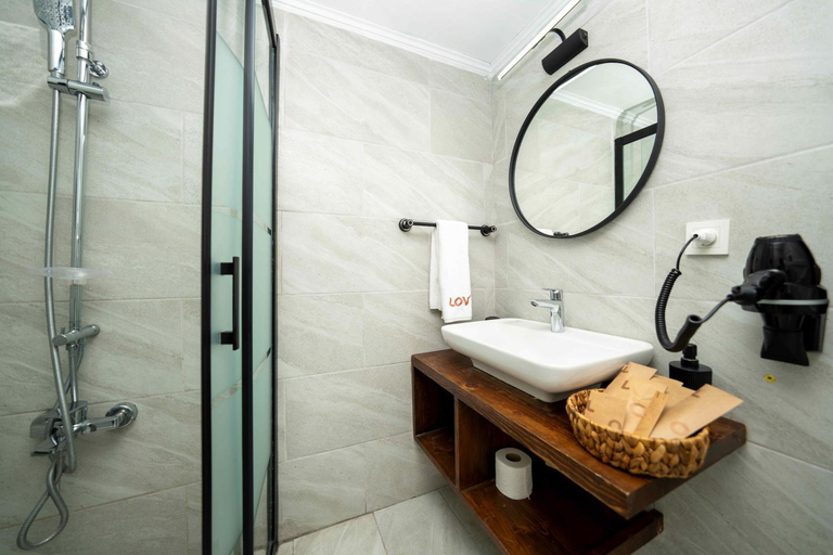 Bathroom 4, Lov Faralya, Fethiye