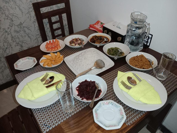 Food & Drinks