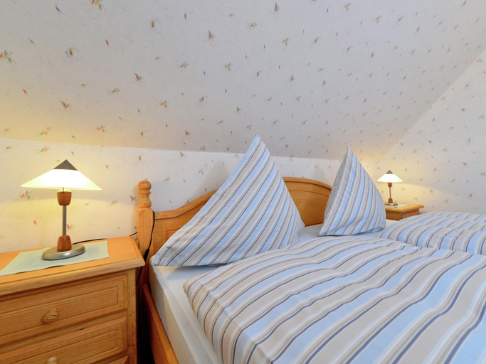 Bedroom 2, Wohnung mit Garten in Eimelrod, Waldeck-Frankenberg
