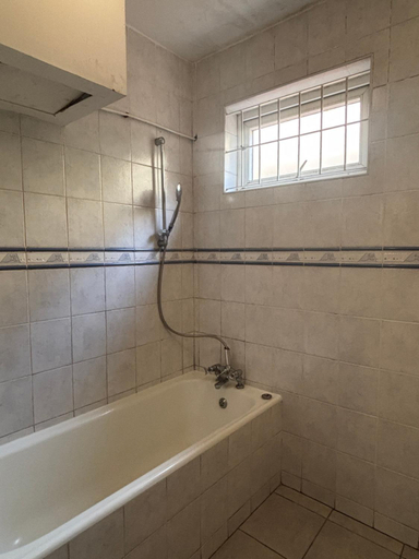 Bathroom 3, Frere Hill, eThekwini