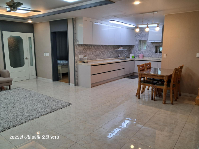 Others 1, Angel B&B, Gangseo