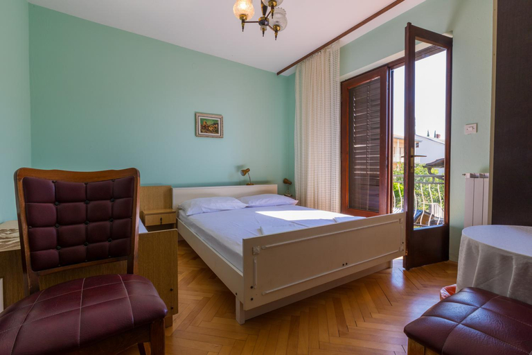 Others 3, Sobe Ivica, Crikvenica