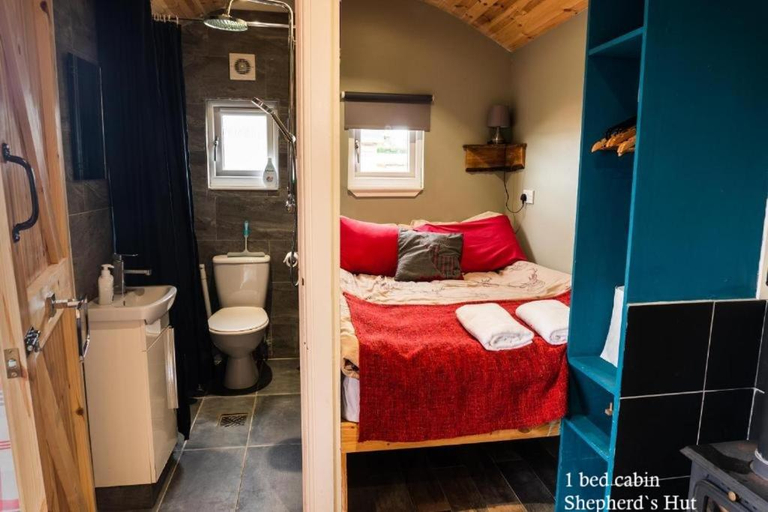 Bedroom, Culbokie Lodges, Highland