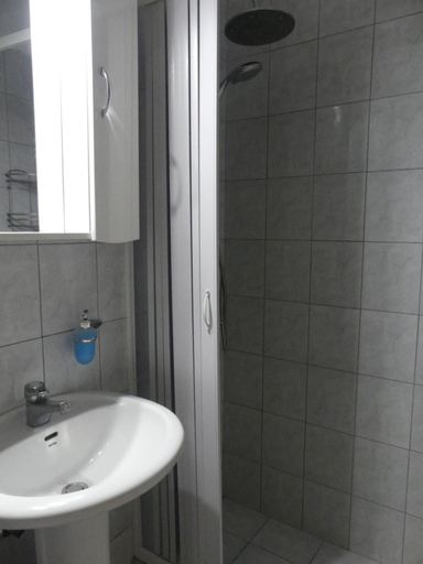 Bathroom 3, AMZ Apartments, Crete