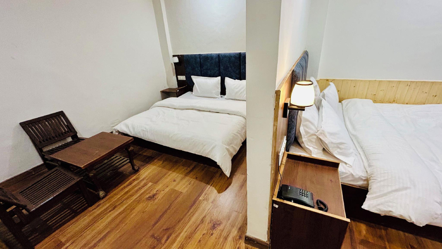 Bedroom 2, Hotel Ocean, Kullu
