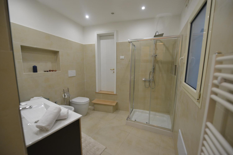 Others 3, B&B IL SEGRETO, Lecce