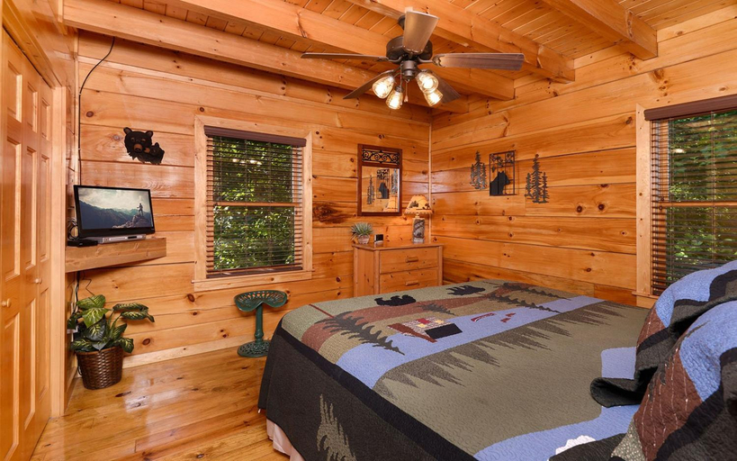 Facilities 4, Awesome Getaway and a Theater, Sevier