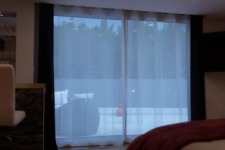 Others 5, Loveroom de charme avec jacuzzi et sauna, Bouches-du-Rhône