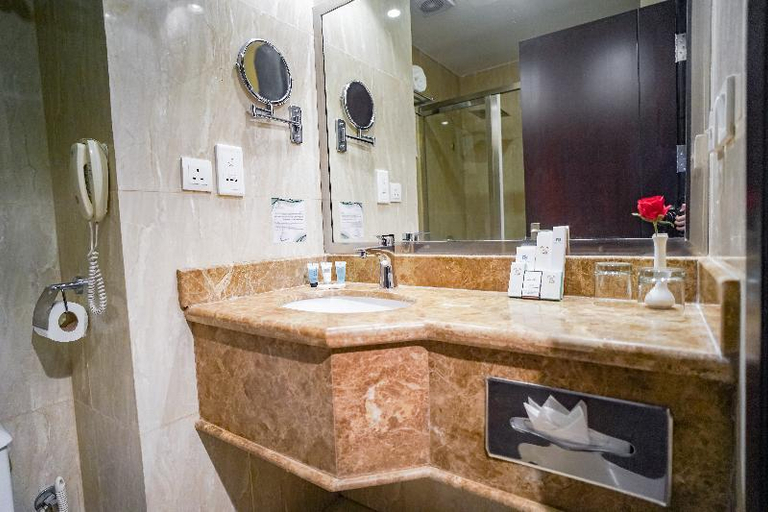 Bathroom 5, Emaar Dewan Al Sud, Makkah