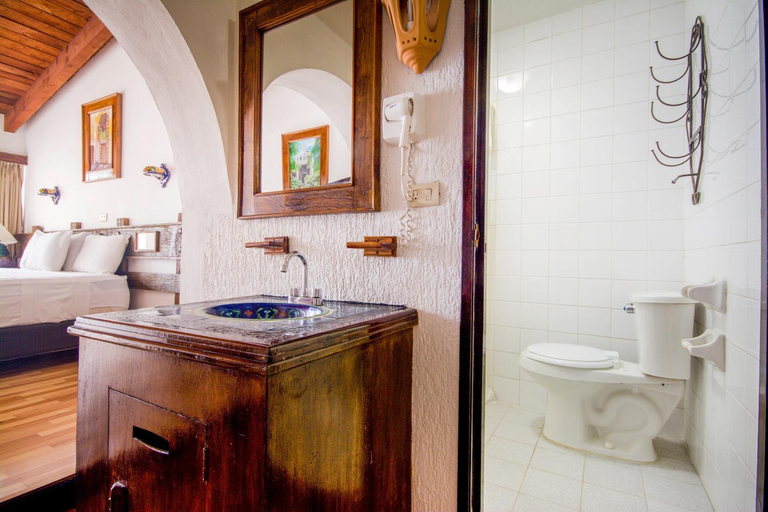 Bathroom 4, SureStay Hotel by Best Western Xalapa, Coatepec