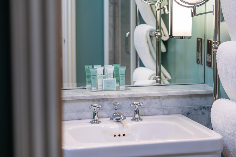 Bathroom 3, Roslin Beach Hotel, Southend-on-Sea