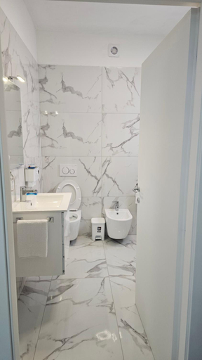 Shower 2, Casa Riviera del Brenta, Venezia