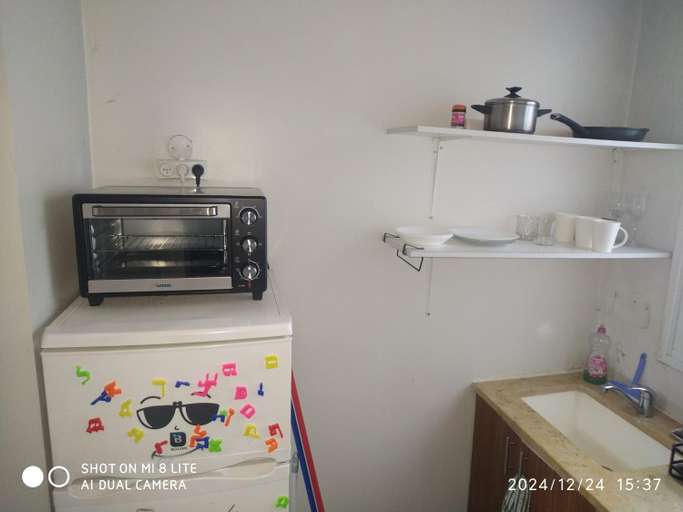 Others 4, Amir's Apartments