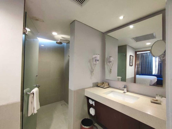Bathroom 5, Triple Tree Bukittinggi, Bukittinggi