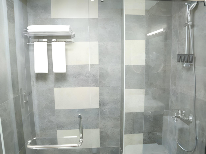 Bathroom 4, The Uptown Hotel Apartment by Gewan, Fujairah