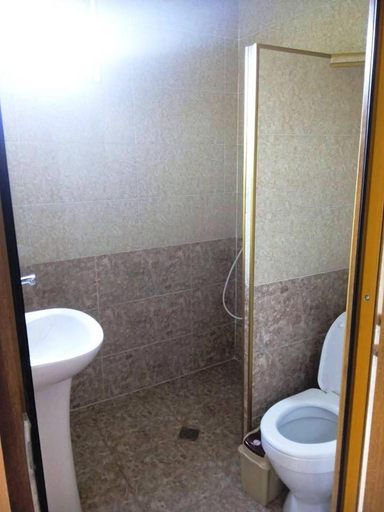 Bathroom 3, Sighnaghi Central Guest House, Signagi