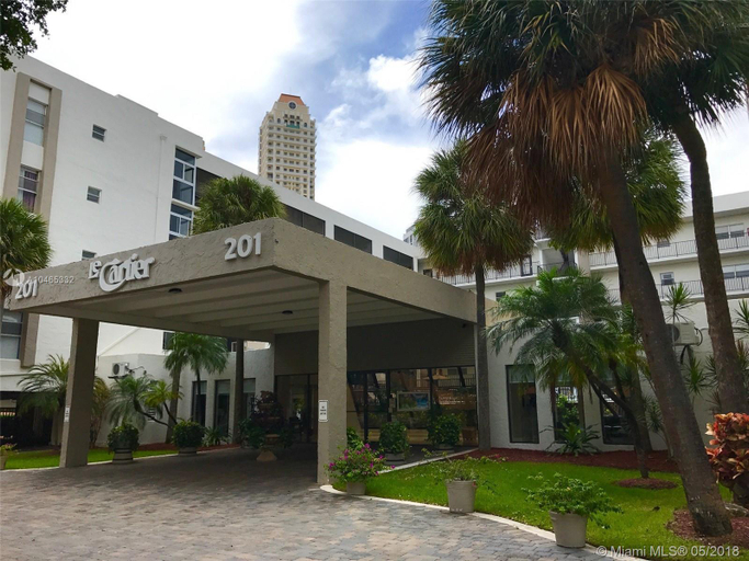 Exterior & Views 1, Walk to the Beach at Sunny Isles, Miami-Dade