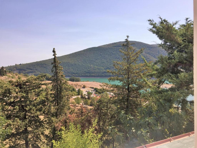 Others 5, Apartment by Lake with Garden Views, Macerata