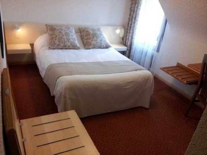 Bedroom 2, Hotel Le Branhoc - Brit Hotel Auray, Morbihan