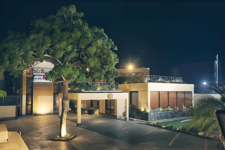 Exterior & Views