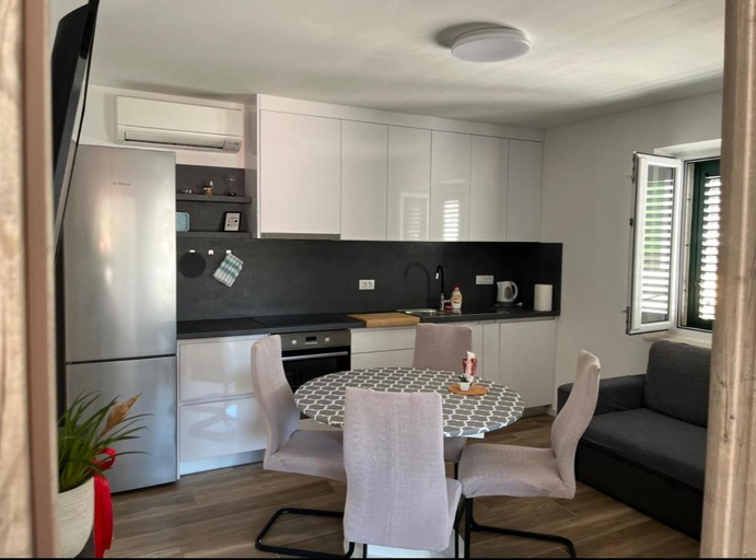 Others 5, Apartmani Antonia, Korčula