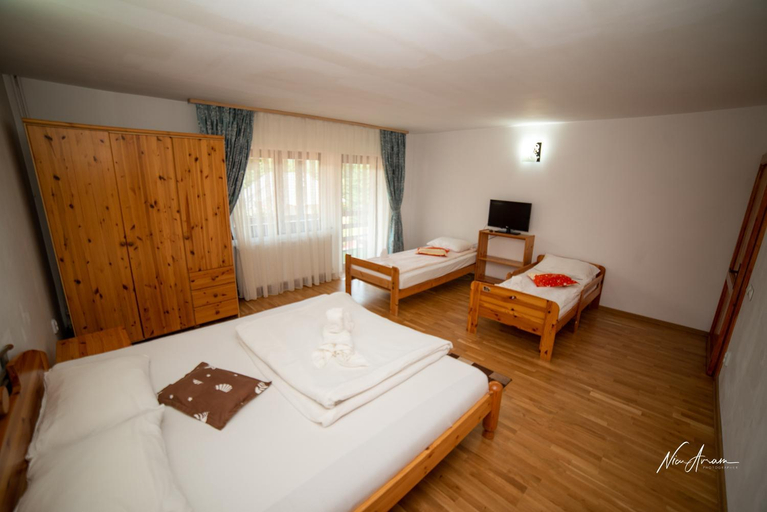 Bedroom 3, CASA BINU, Arieseni