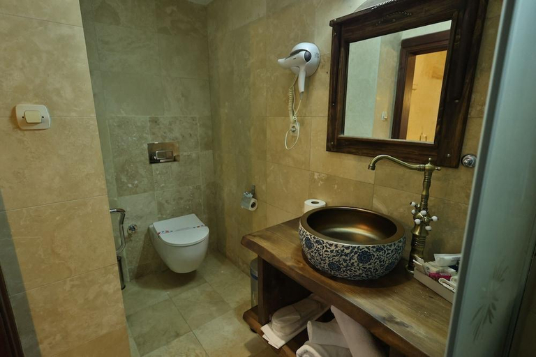 Bathroom 2, Demisos Caves Hotel, Ürgüp