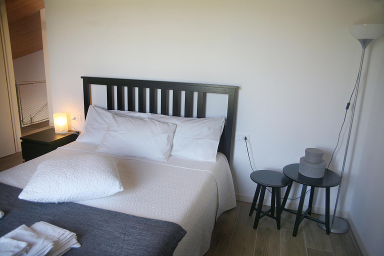 Bedroom 2, Ville Golf - the Golfette 2, Brescia