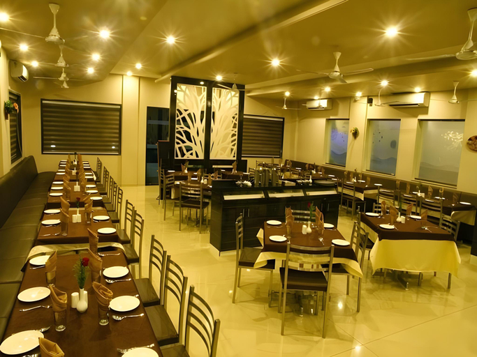 Food & Drinks, Hotel Sangam Regency, Ratnagiri