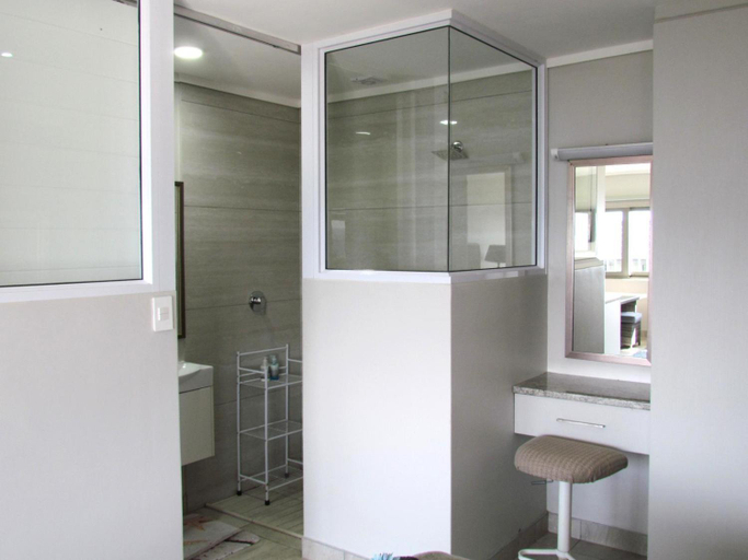 Bathroom, 80 on Rodger, Eden