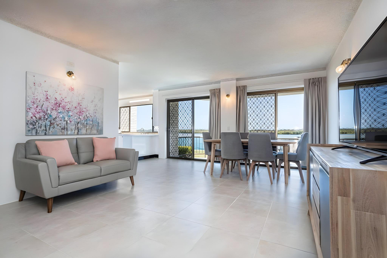 Others 5, River Front Escape, Walk to Ocean St , Maroochy - Maroochydore