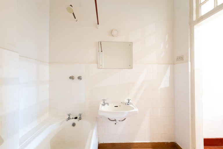 Bathroom 3, Masindi Hotel, Buruli