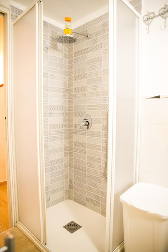 Bathroom 2, Canthouse Bari, Bari