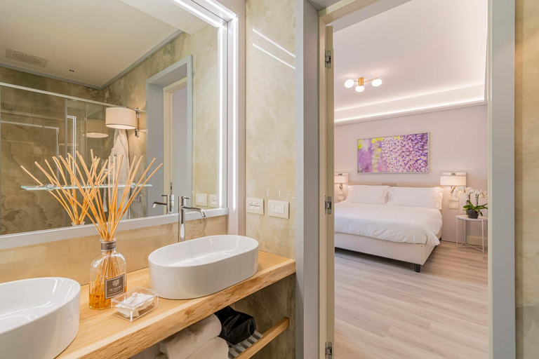 Bathroom 3, HOTEL LUNA, Massa Carrara