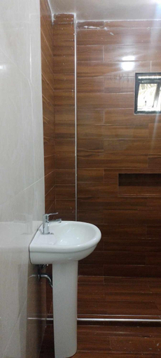 Bathroom 3, Manel Guest House Hotel, Donsol