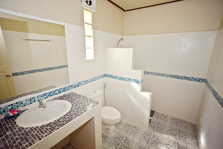 Bathroom 3, Haad Khuad Resort, Ko Phangan