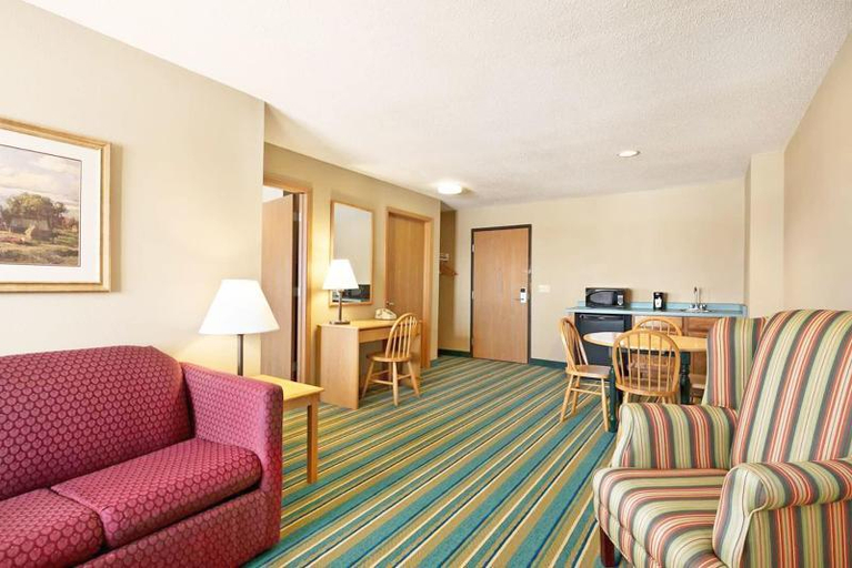 Public Area 3, Sky-Palace Inn & Suites Hastings, Dakota