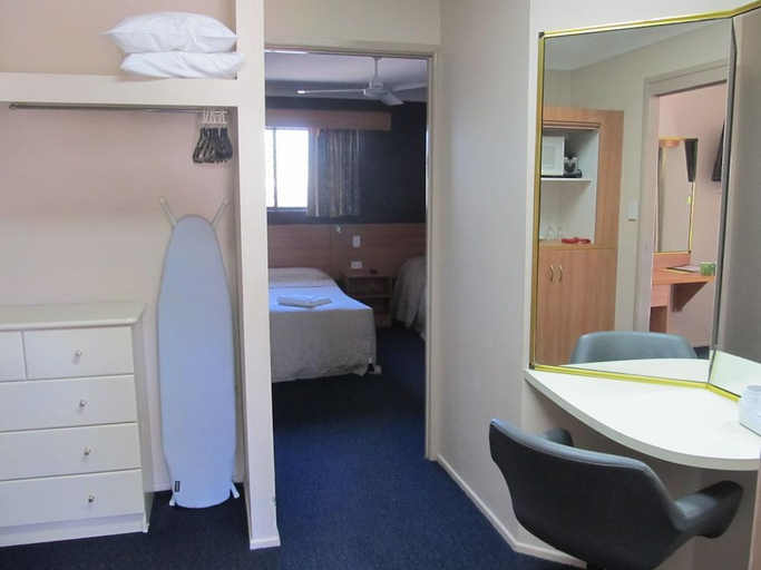 Bedroom 3, SunPalms Motel, Rockhampton