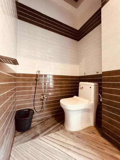 Bathroom 5, Skyline Stays, Kamrup Metropolitan