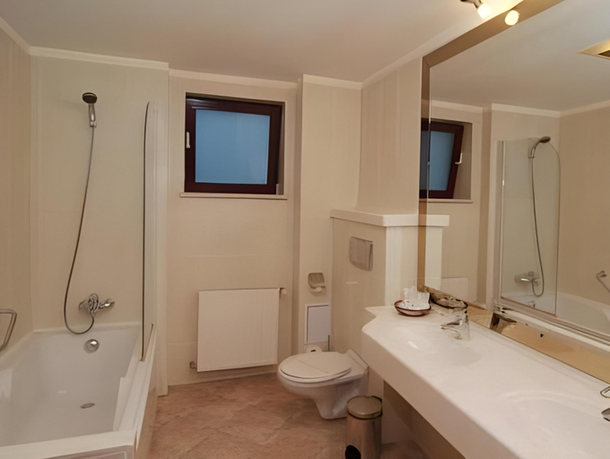 Bathroom 2, Casa Jasmine, Brasov