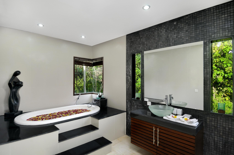 Others 5, Villa Delapan, Badung