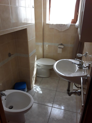 Bathroom 3, L'Aragosta Guesthouse, Sassari
