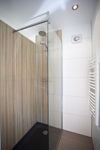 Bathroom 4, Droompark Buitenhuizen, Velsen
