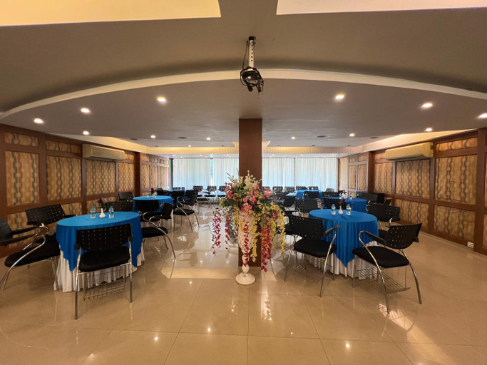 Food & Drinks 5, Konkan Crown Resort and Club, Sindhudurg