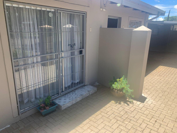 Others 5, Evening Star Guest Units, Mangaung