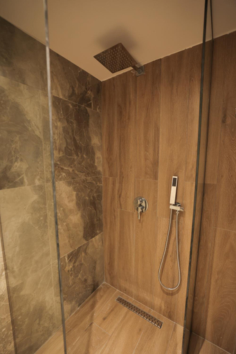 Bathroom 3, Duplex City, Durrësit