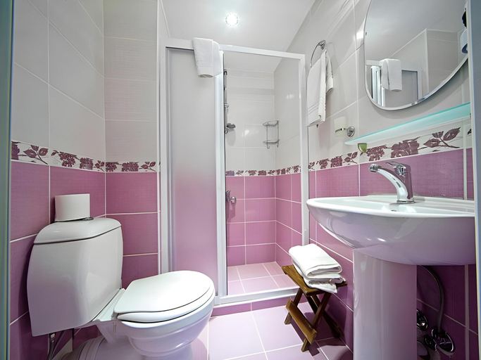 Bathroom 4, Hotel California, Fatih